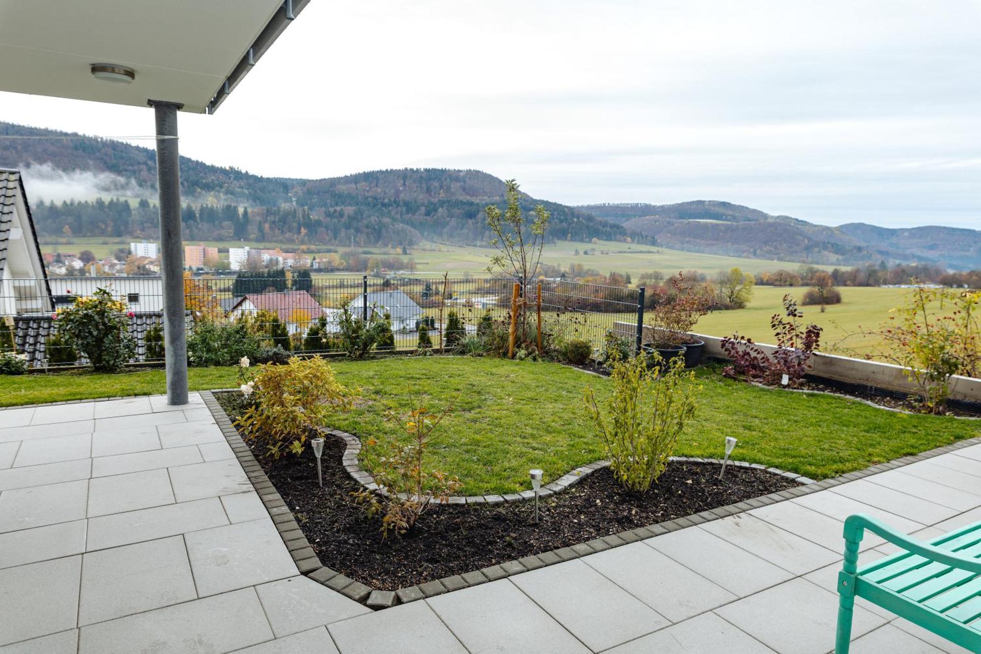 Atemberaubender Ausblick Mit Premium-Wanderwegen Vor Der Haustuer Appartement Albstadt Buitenkant foto