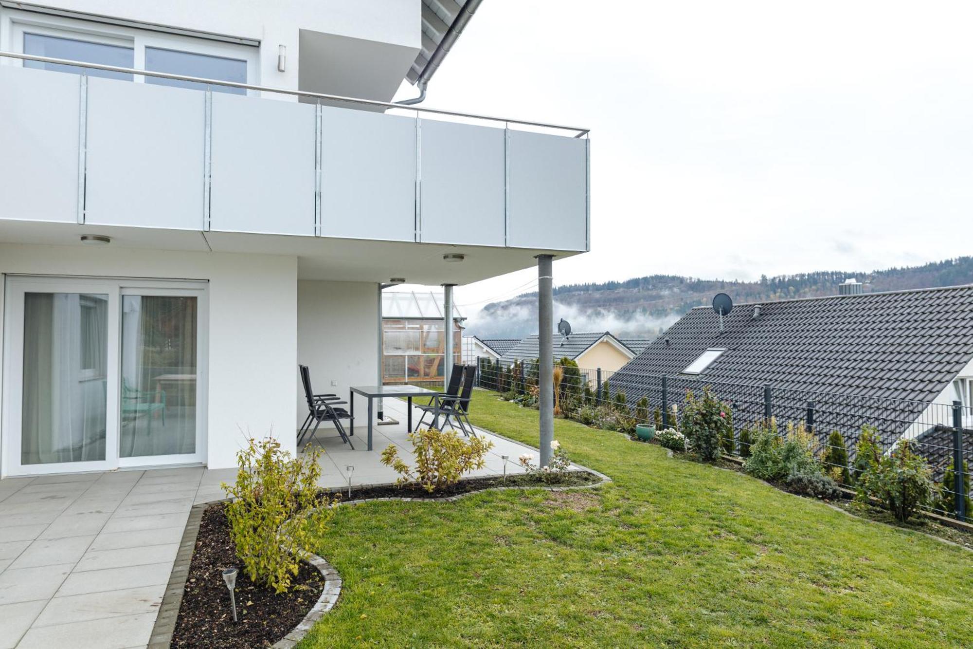 Atemberaubender Ausblick Mit Premium-Wanderwegen Vor Der Haustuer Appartement Albstadt Buitenkant foto