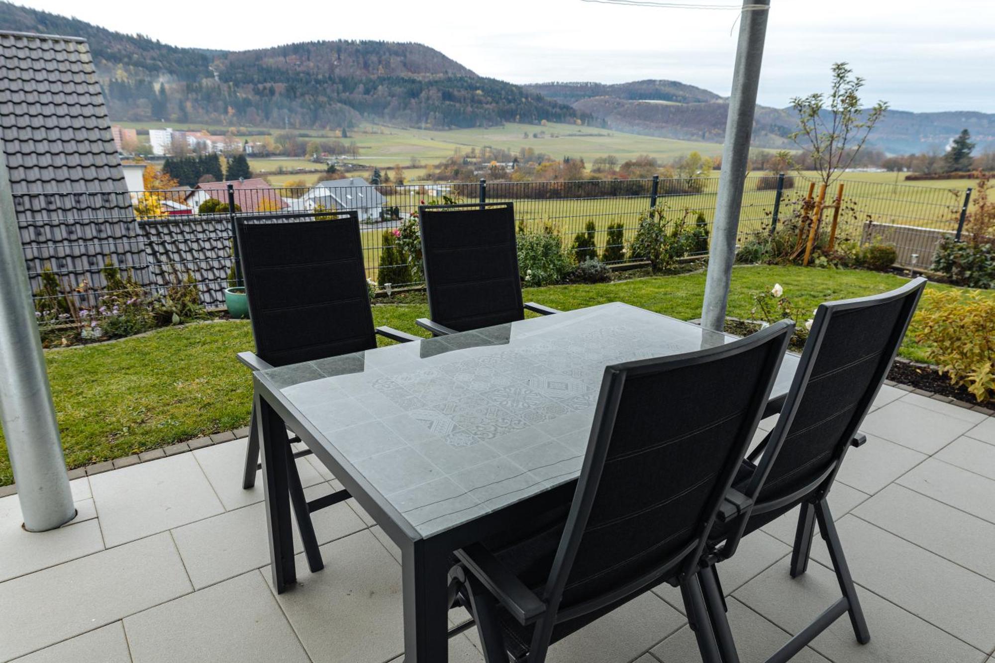 Atemberaubender Ausblick Mit Premium-Wanderwegen Vor Der Haustuer Appartement Albstadt Buitenkant foto