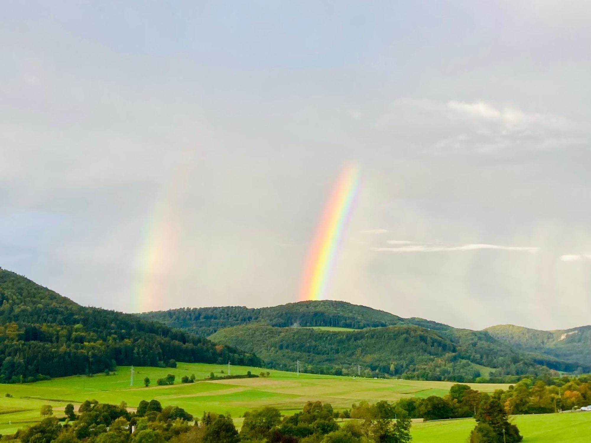 Atemberaubender Ausblick Mit Premium-Wanderwegen Vor Der Haustuer Appartement Albstadt Buitenkant foto